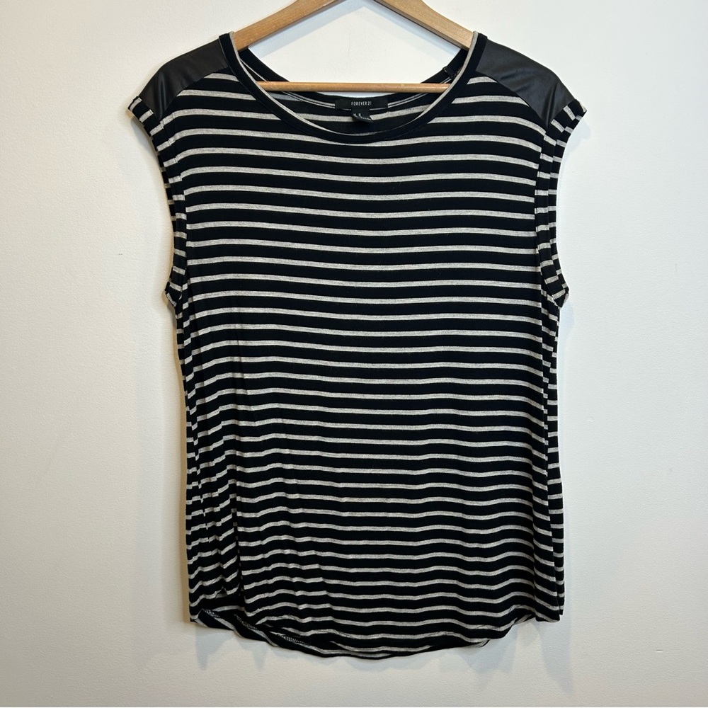 ☀️ 3/$15 Forever 21 Striped Sleeveless Shirt Tank Top Black Grey